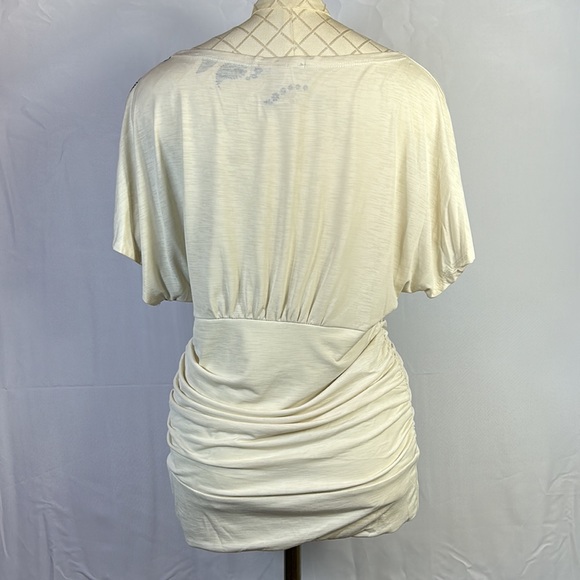 Nouyida Short Sleeve Top Size Medium Black and Cream Rouging around waist - Picture 3 of 7